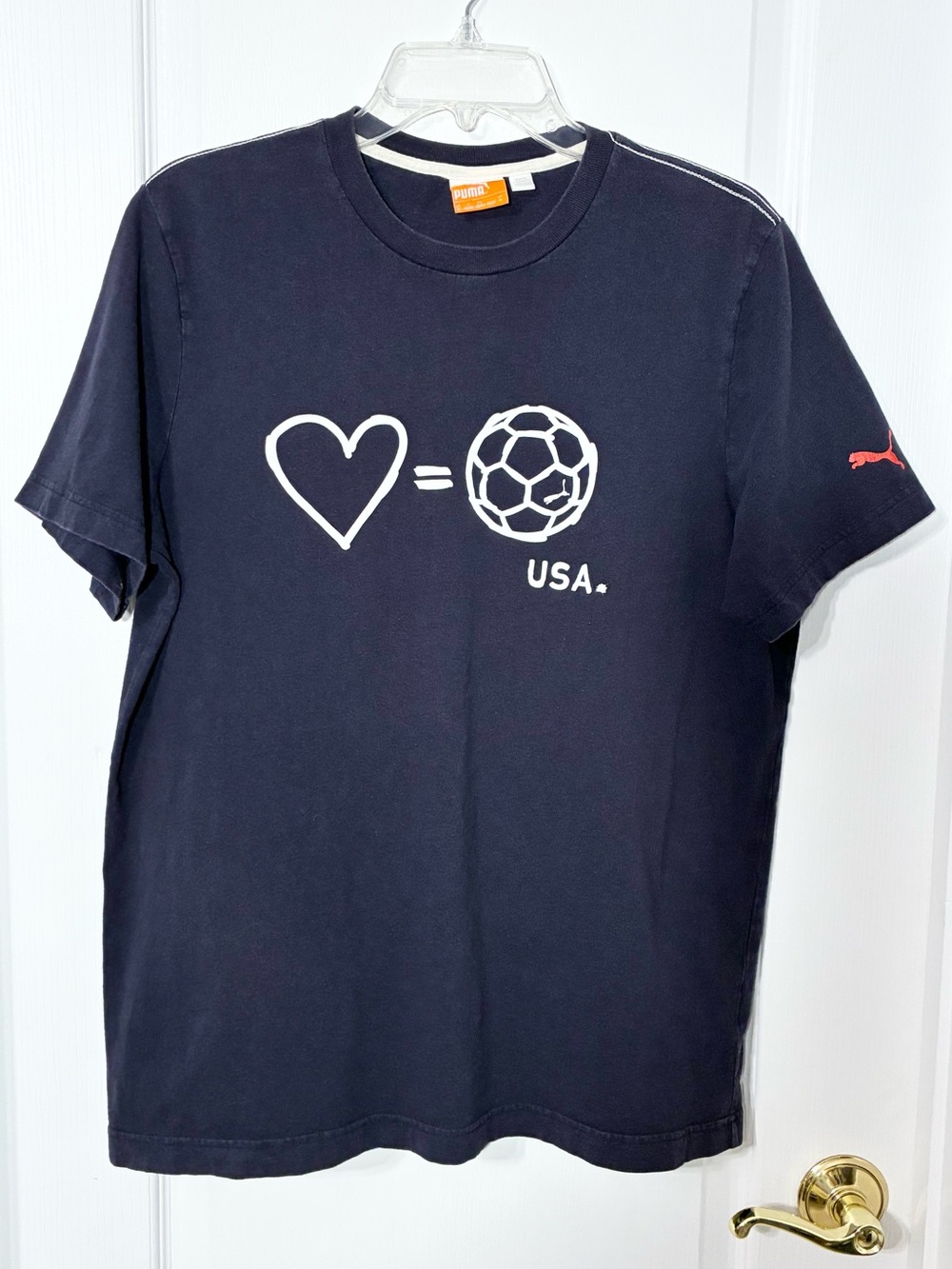 Puma 2010 World Cup Love Equals Football USA Soccer Tee Navy White Men’s Medium